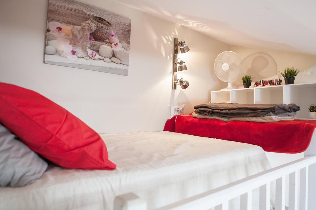 Free Parking - Self Checkin - Wifi - Duplex La Fusterie - Superbordeaux Apartment