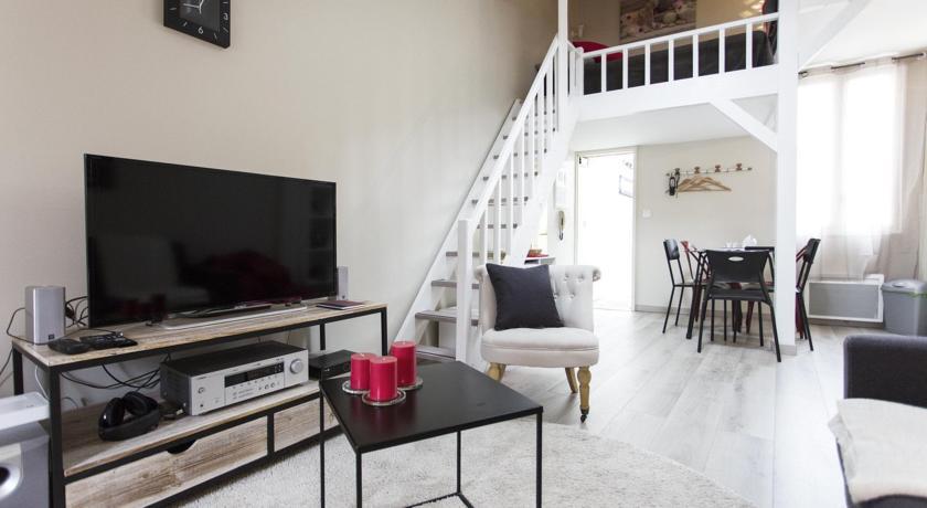 Free Parking - Self Checkin - Wifi - Duplex La Fusterie - Superbordeaux Apartment